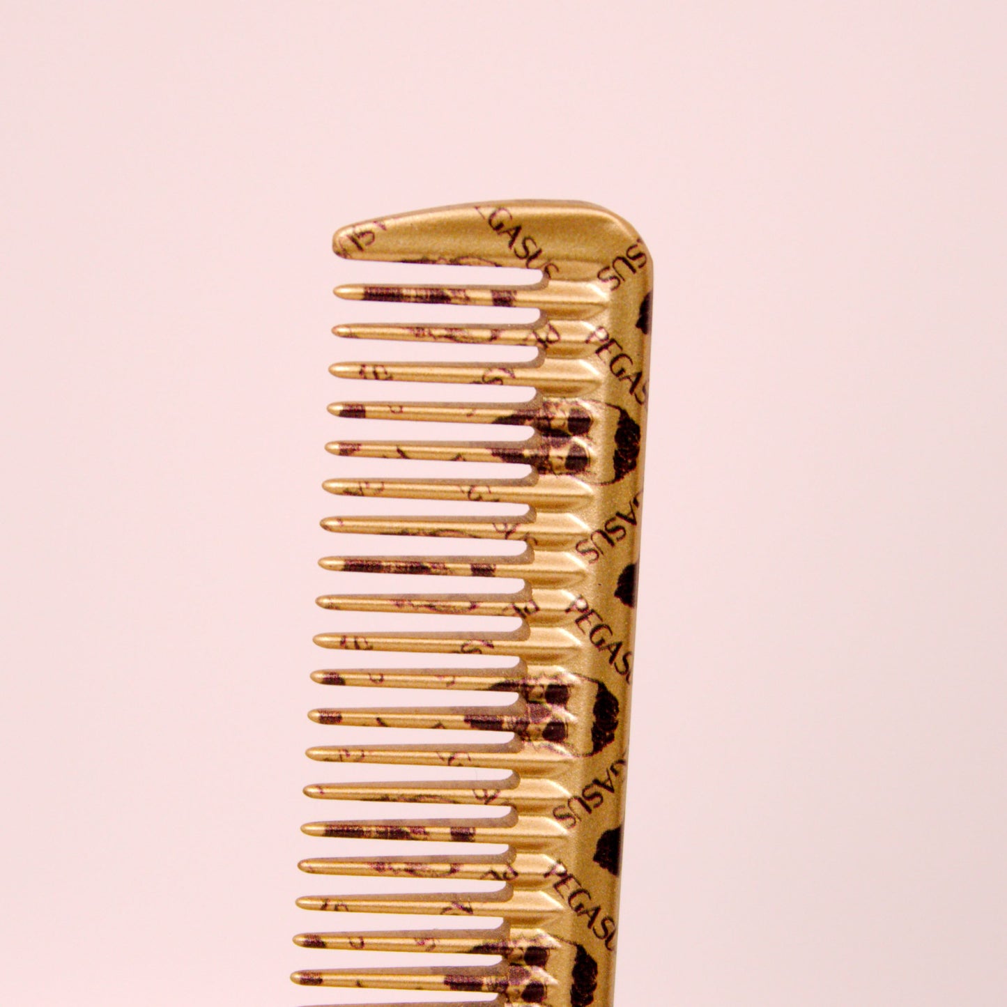 Pegasus Skulleto 202, 7in Hard Rubber Hair Detangling/Trimmer Course Tooth Comb, Seamless, Smooth Edges, Anti Static, Heat and Chemically Resistant, Everyday Grooming Comb | Peines de goma dura - Gold