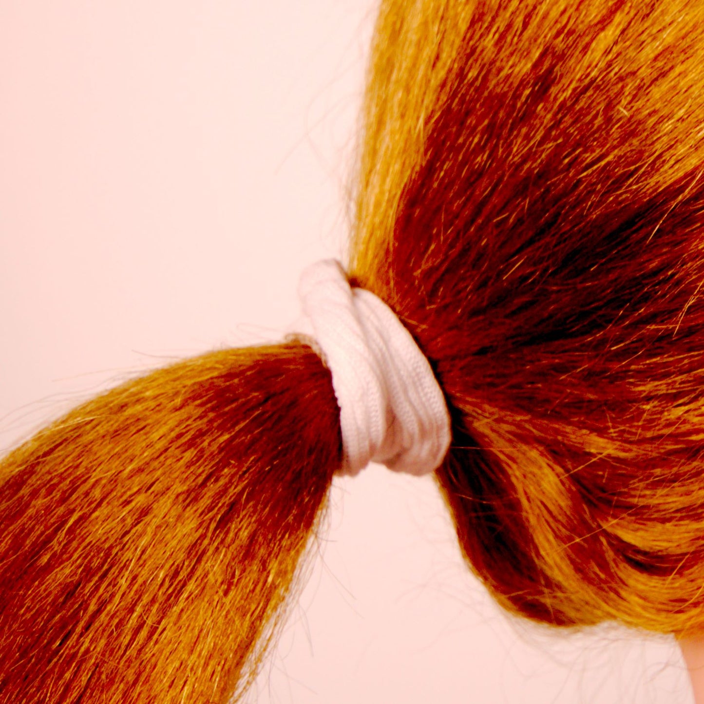 Amelia Beauty, White Ribbed Scrunchies, 2.25in Diameter, Gentle on Hair, Strong Hold, No Snag, No Dents or Creases. 10 Pack