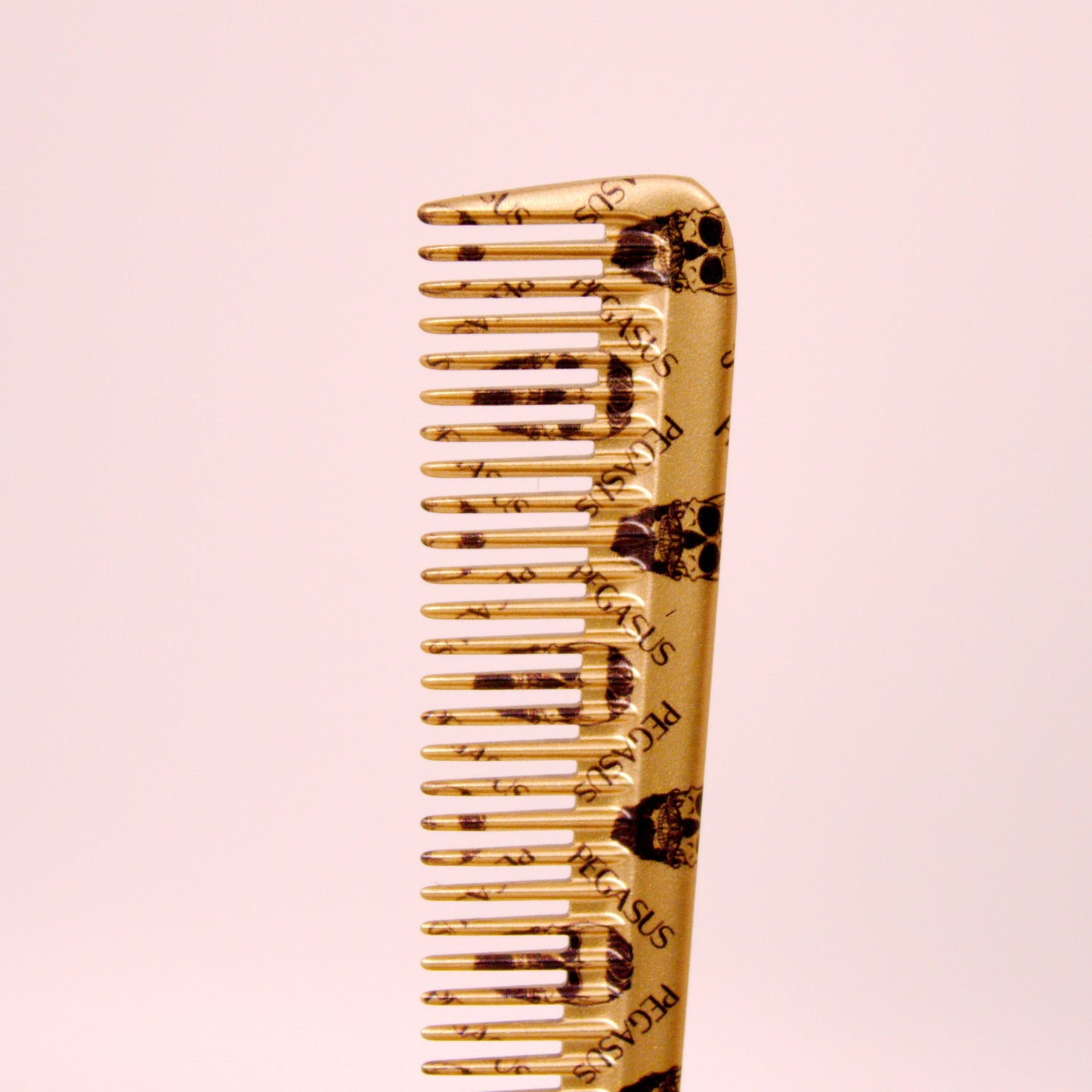 Pegasus Skulleto 302, 7in Hard Rubber Barber Comb with Extra Fine Teeth, Seamless, Smooth Edges, Anti Static, Heat and Chemically Resistant, Wet Hair, Everyday Grooming Comb | Peines de goma dura - Gold