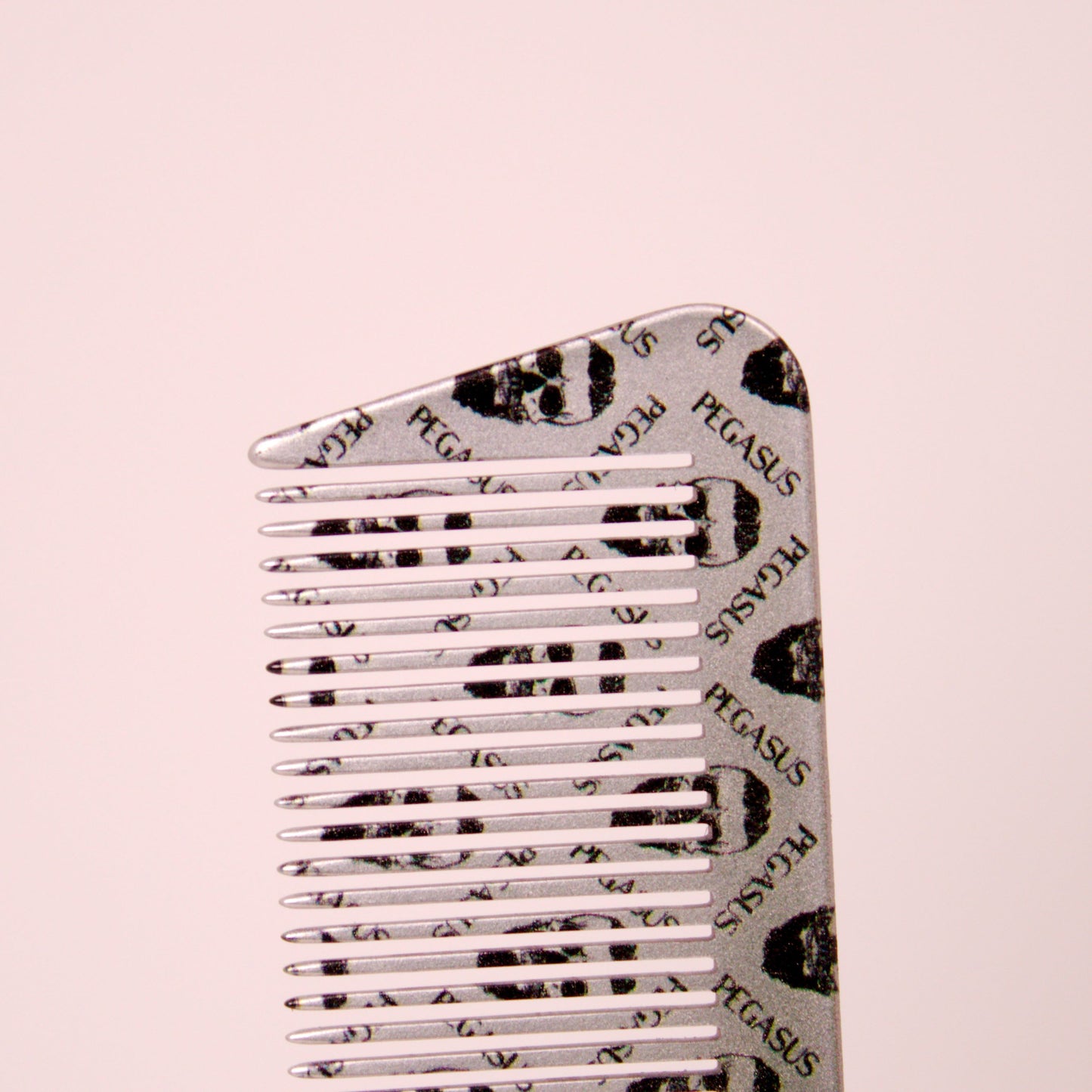 Pegasus Skulleto 514A, 8.75in Hard Rubber Fine Tooth Flattop Butch Comb, Handmade, Seamless, Smooth Edges, Anti Static, Heat and Chemically Resistant Comb | Peines de goma dura - Silver