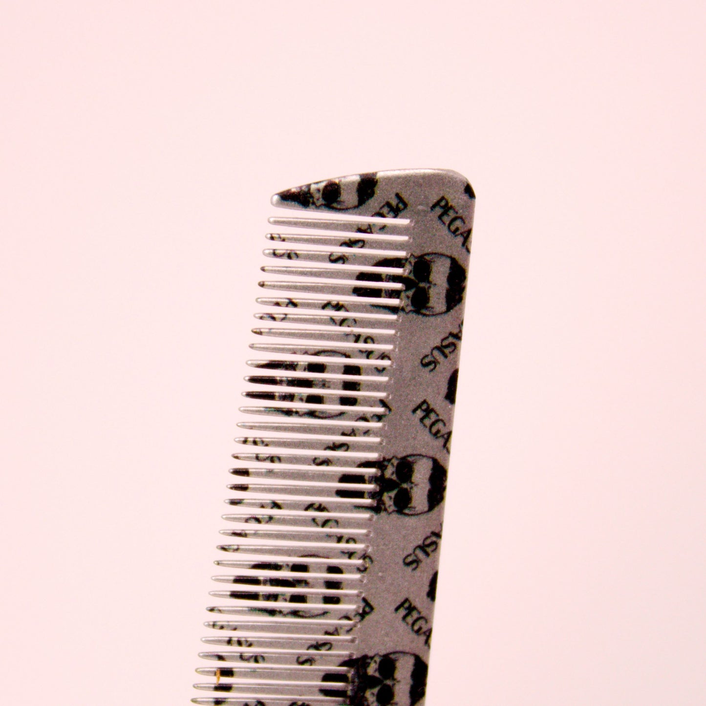 Pegasus Skulleto 518A, 8in Hard Rubber Fine Tooth Barber Clipper Comb, Handmade, Seamless, Smooth Edges, Anti Static, Heat and Chemically Resistant Comb | Peines de goma dura - Silver