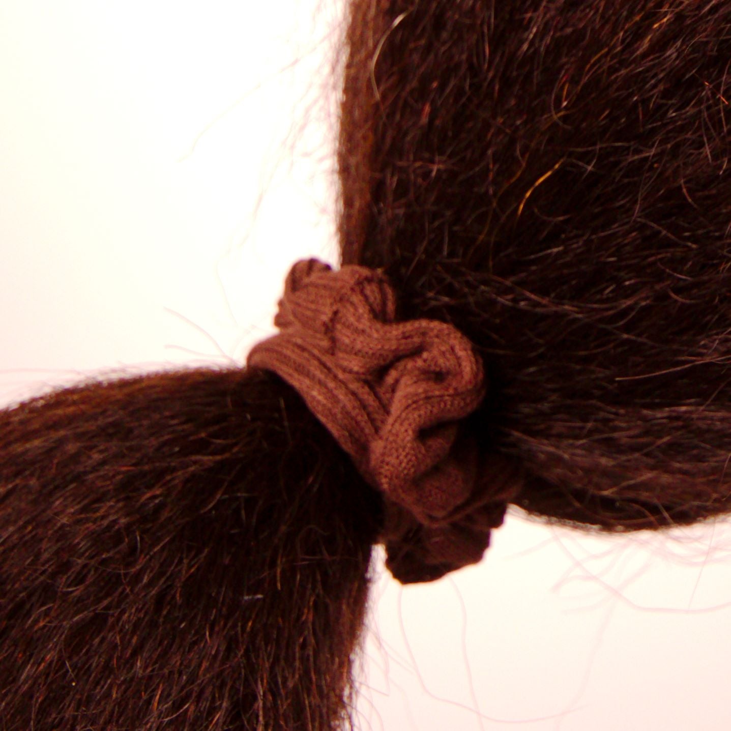 Amelia Beauty, Medium Brown Ribbed Scrunchies, 2.5in Diameter, Gentle on Hair, Strong Hold, No Snag, No Dents or Creases. 10 Pack