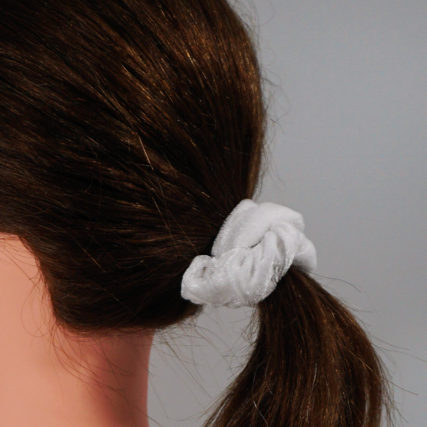 Amelia Beauty Products, White Velvet Velvet Scrunchies, 3.5in Diameter, Gentle on Hair, Strong Hold, No Snag, No Dents or Creases. 8 Pack