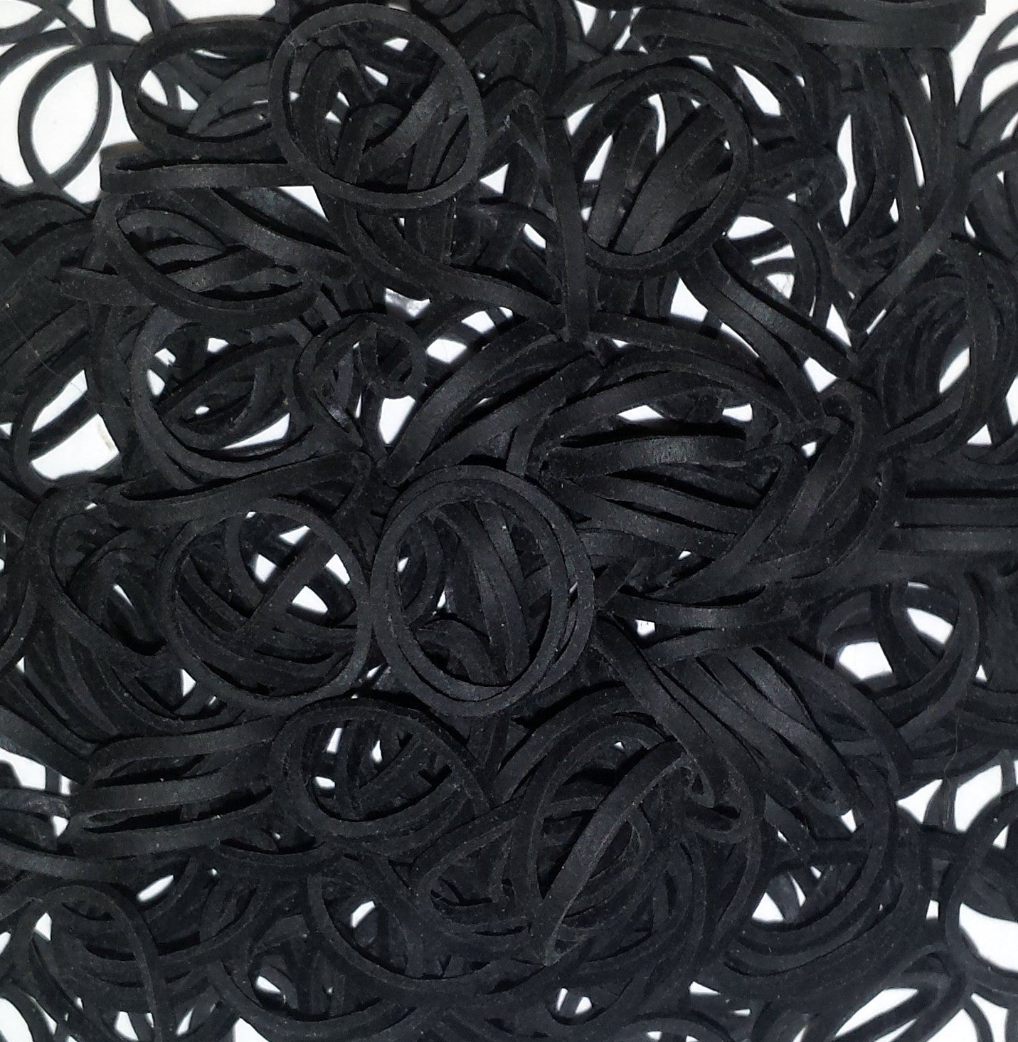 500 Count Rubber Bands in Re-Closable Container for Ponytails and Braids (Black)
